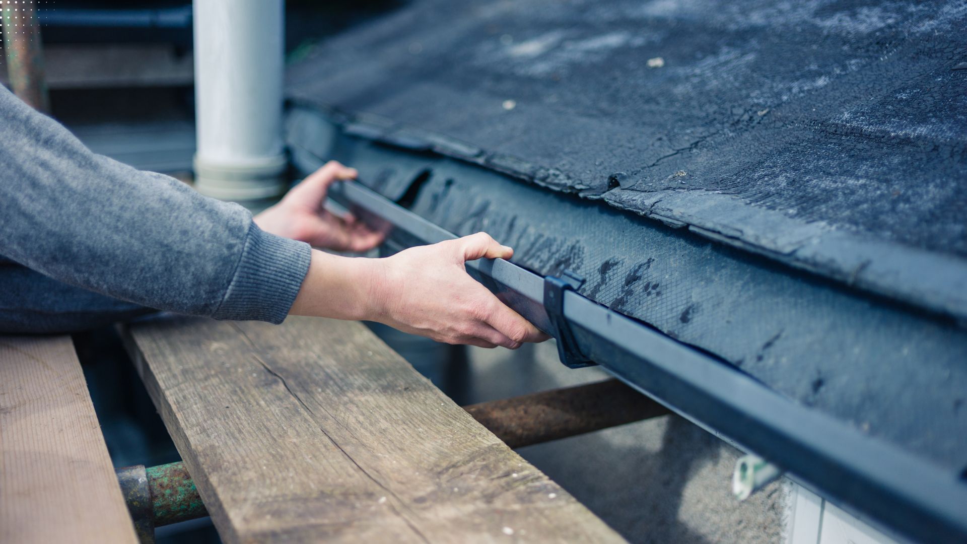 Gutter & Moss Cleaning - MTK Renovations